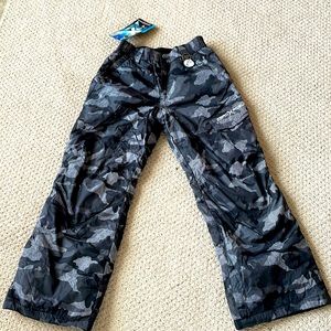 Boys Snow Pants. Camo Print Size 10/12. Never worn